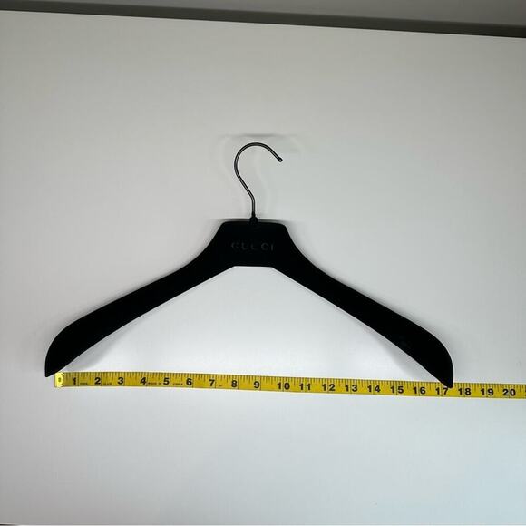 Gucci | Garment Bag & Velvet Coat Hanger | Off-white/Black | Bag: 20.5 x 57 inch - Picture 7 of 16